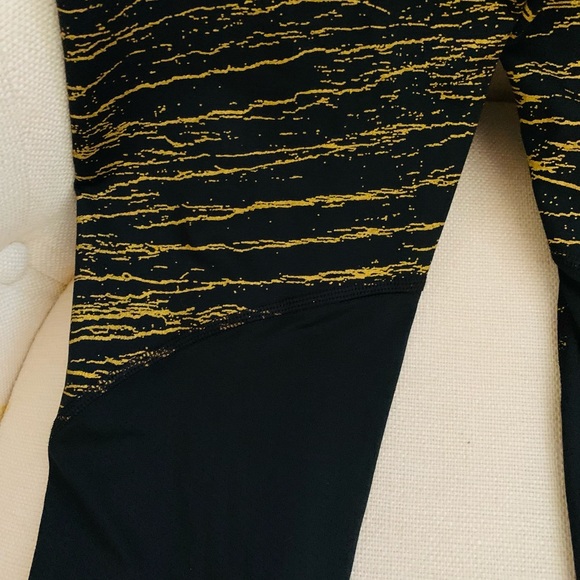 New Nike dry with Dri-Fit - Picture 4 of 7